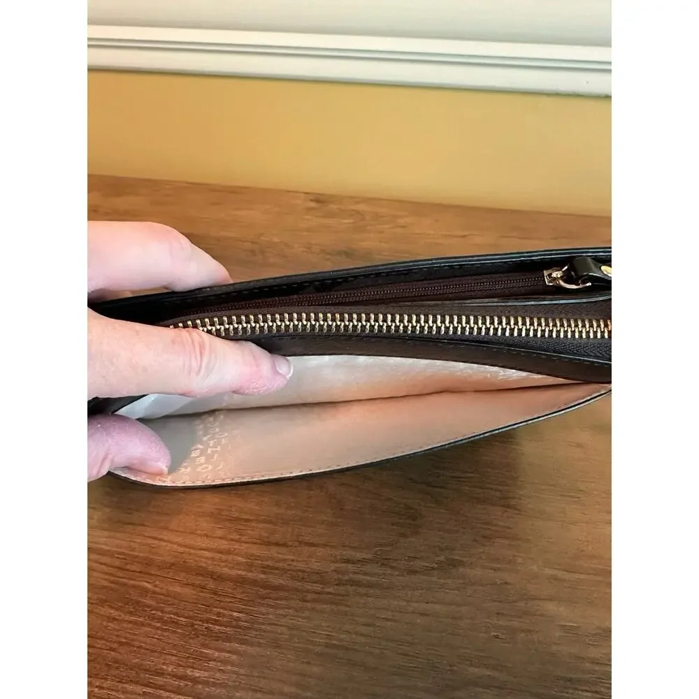 Kate Spade New York Black Pebbled Leather Wristlet Wallet Clutch Zip Around‎
